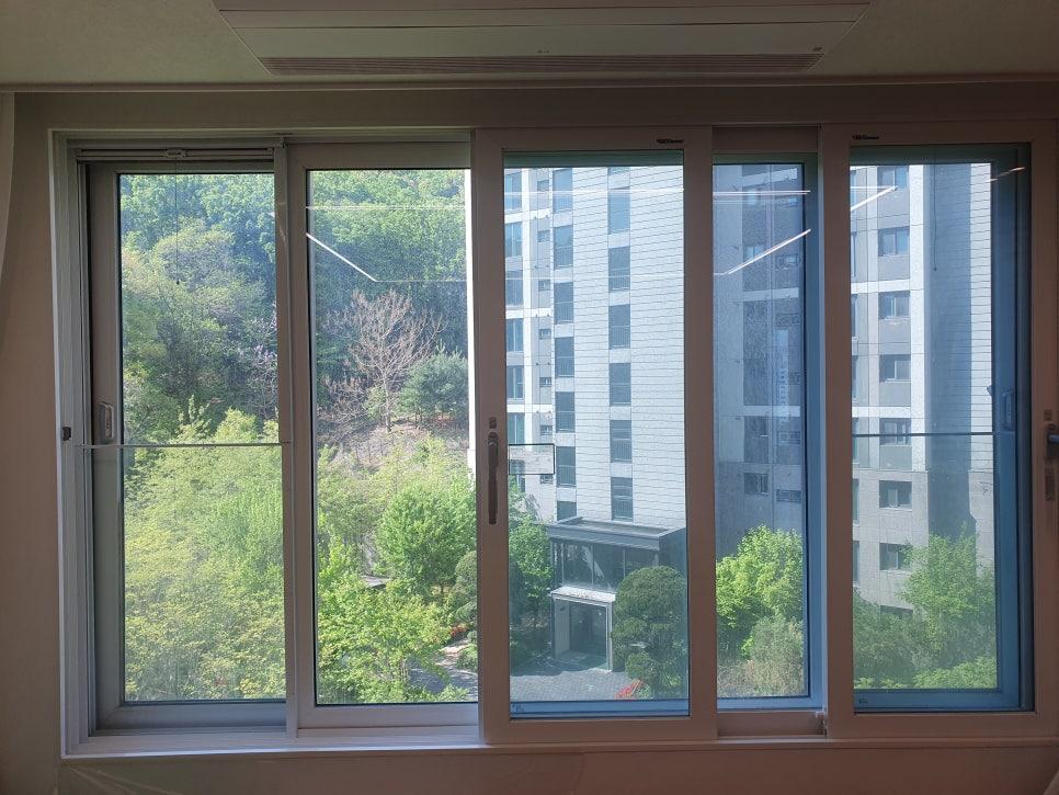 흐릿한 시야로 보이던 창밖 풍경