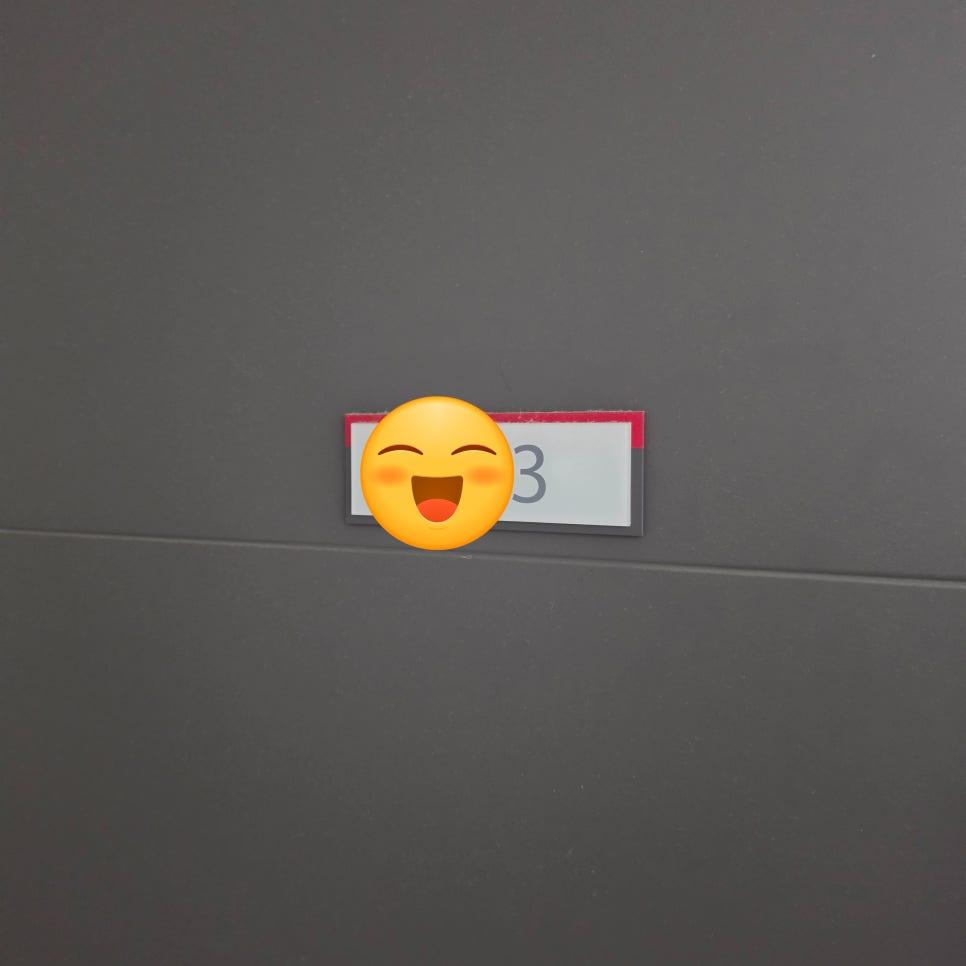 설치 위치를 꼼꼼하게 표시하며 시작하는 과정