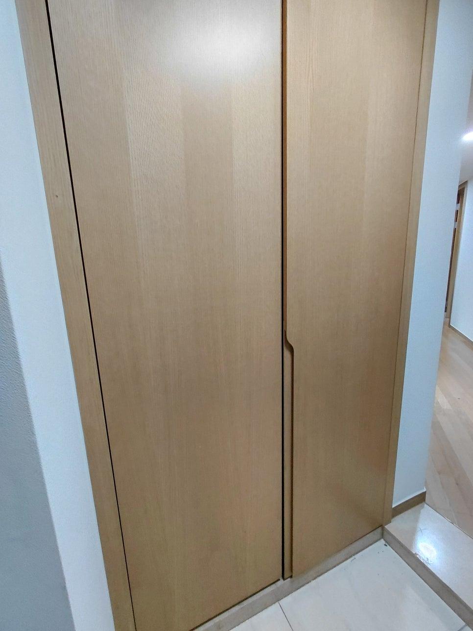 복도 수납장을 비워내고 마주한 깨끗한 공간