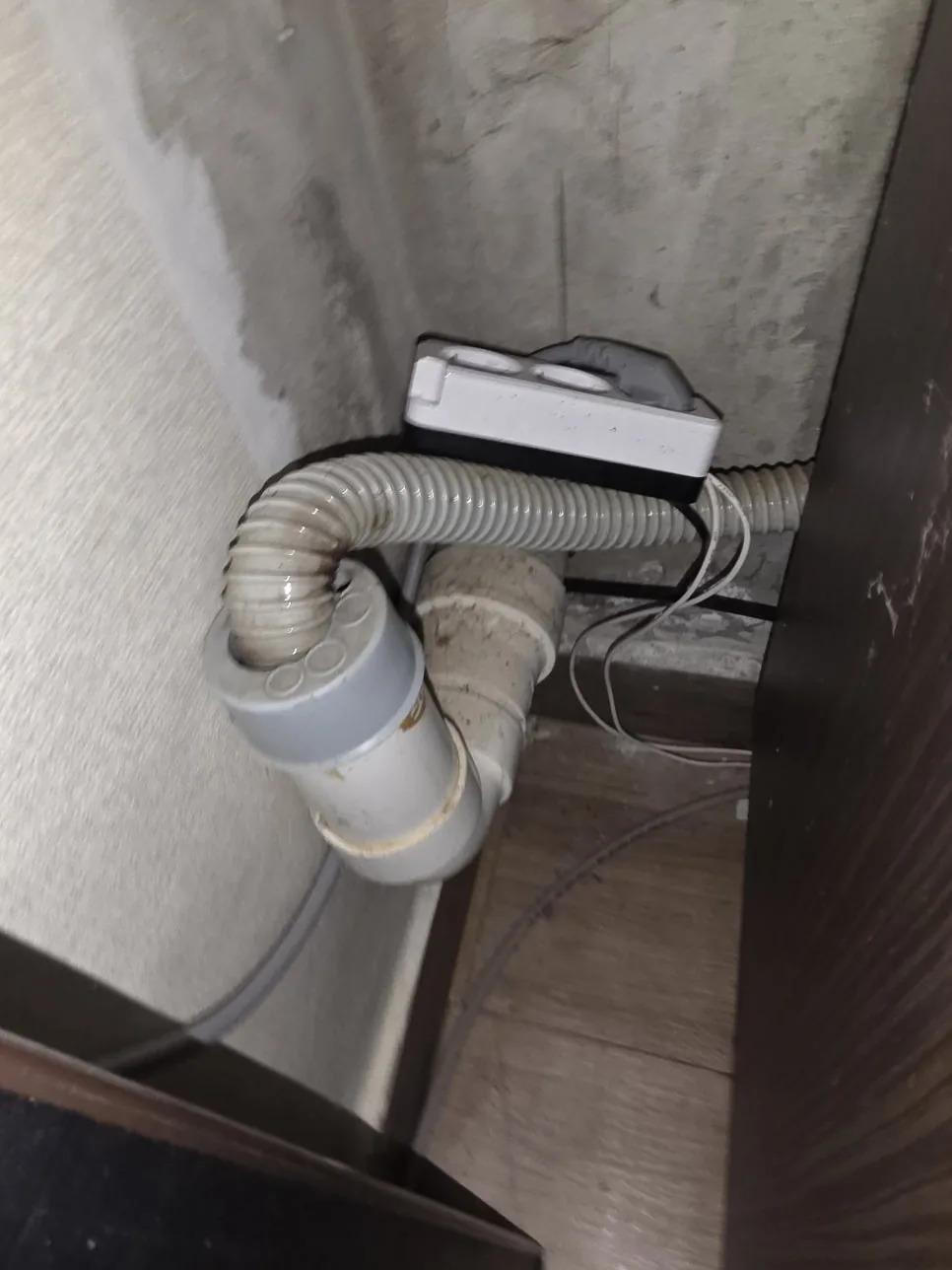 벽면 내부의 배관과 전선 구조