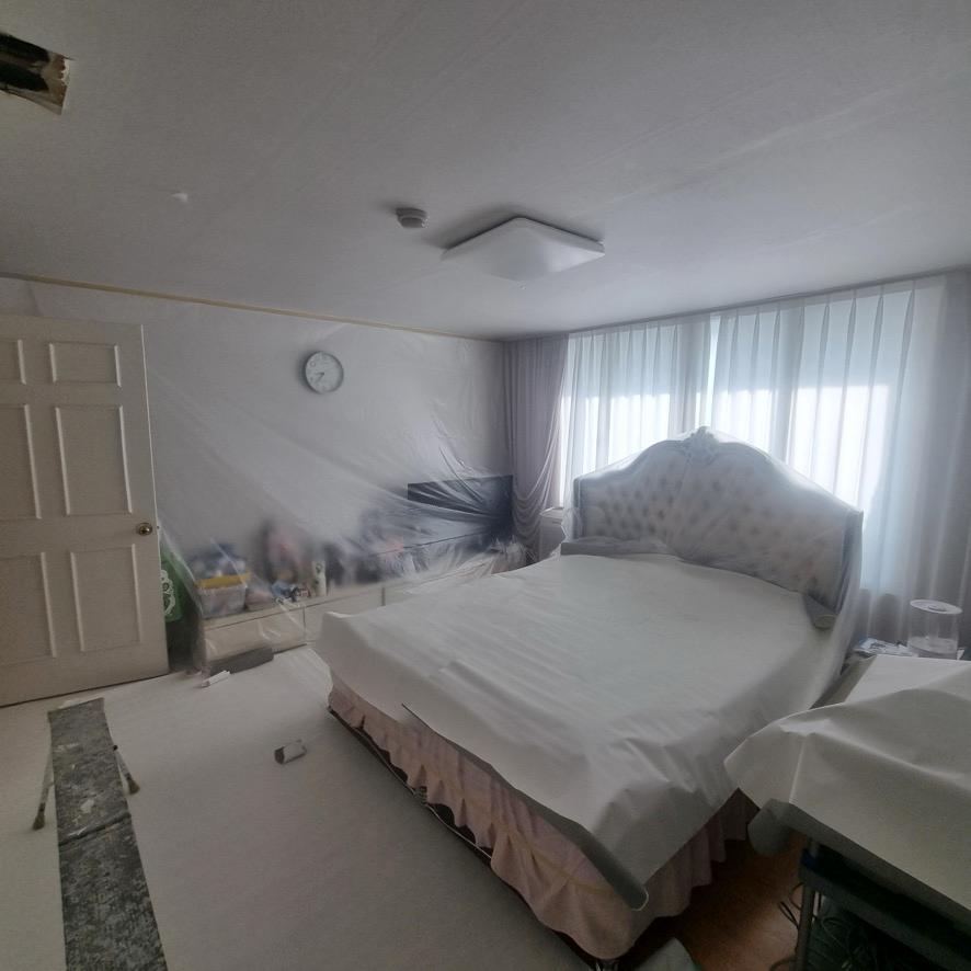침실 내 피해 범위 확인