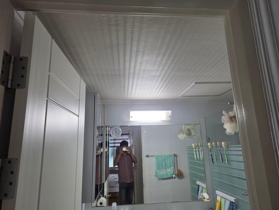 깔끔하게 정리된 욕실 내부