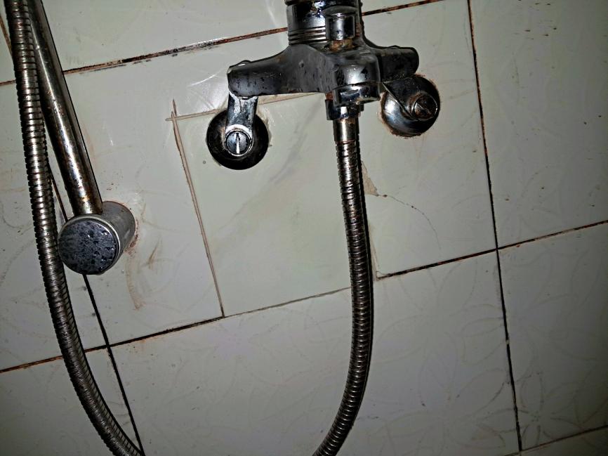 샤워기 호스 및 배관 탐지
