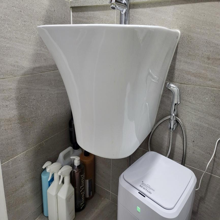세면대 및 수전 주변 상태 확인