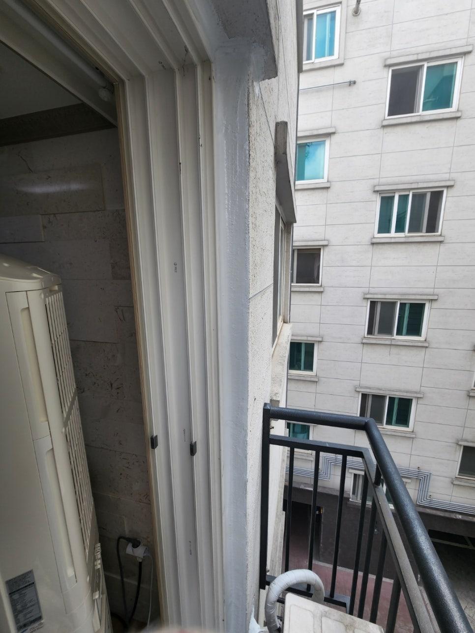 외부 전용 실리콘을 이용한 꼼꼼한 코킹 시공