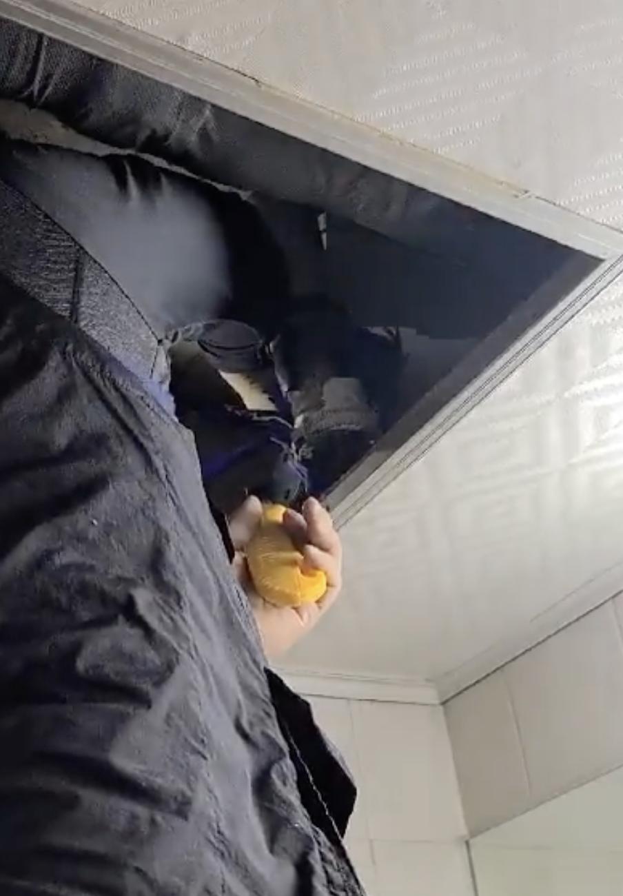 현장 주변 습기 및 타일 상태 점검
