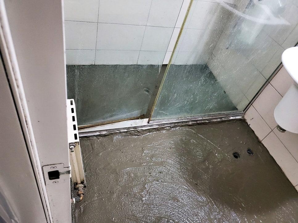 샤워부스 및 욕실 바닥 상태