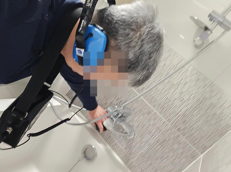 누수가 발생한 욕실 현장 모습