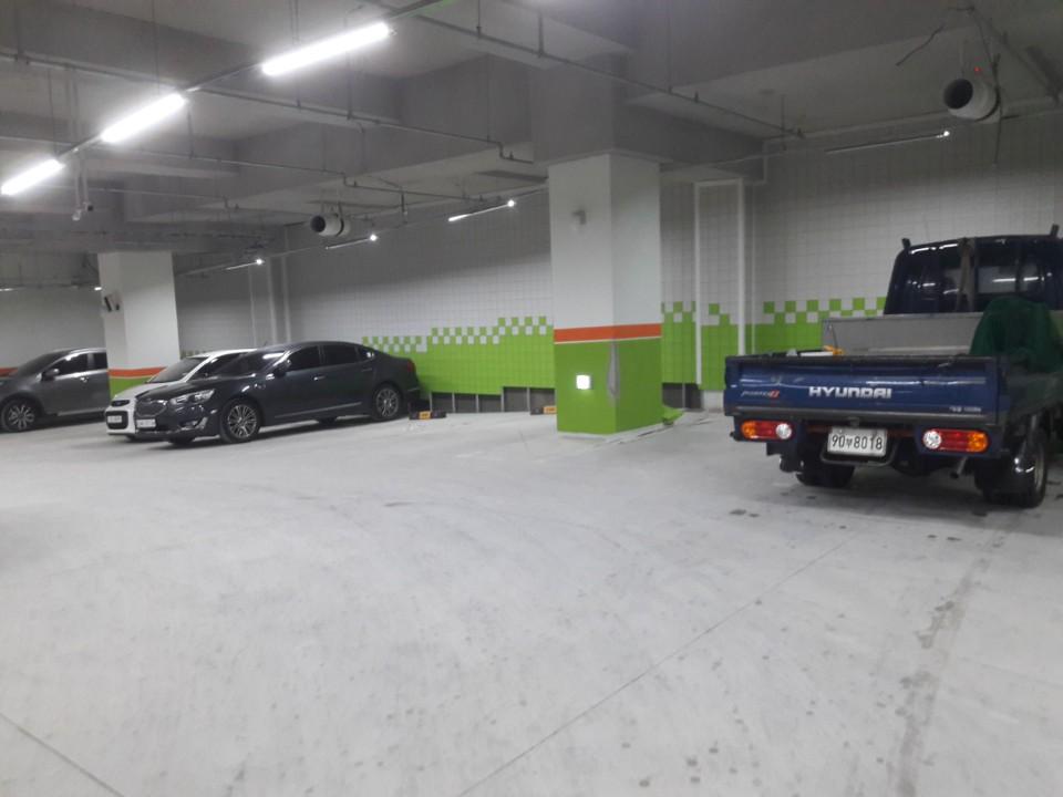 주차장 내부와 연결된 누수 위험 구역
