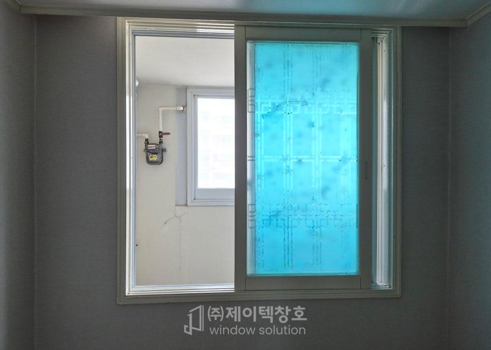 아늑함이 느껴지는 안방 내부 창호 모습