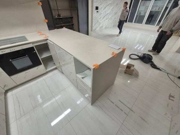 콘크리트 탄성코트 인테리어 시공 사진 — 세라믹 아이보리 콘크리트