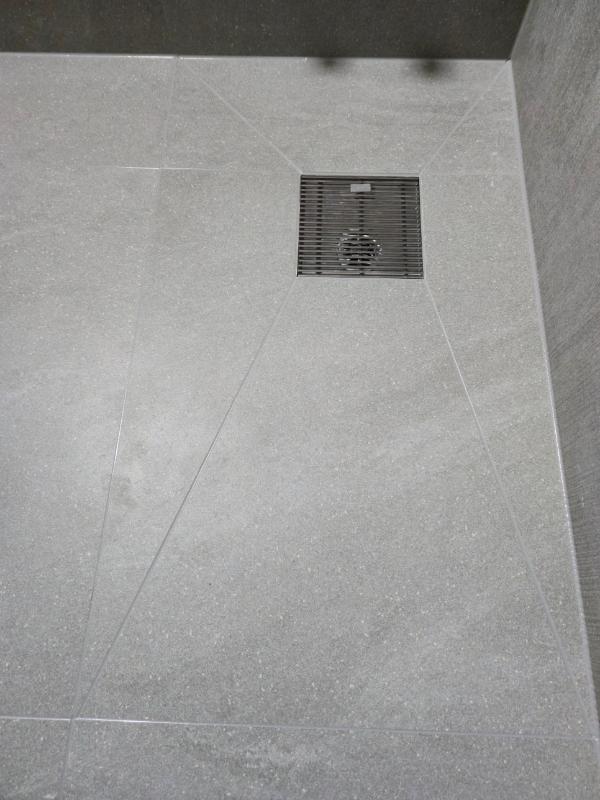 그레이 타일 인테리어 시공 사진 — RAK CURTON GREY 600X1200