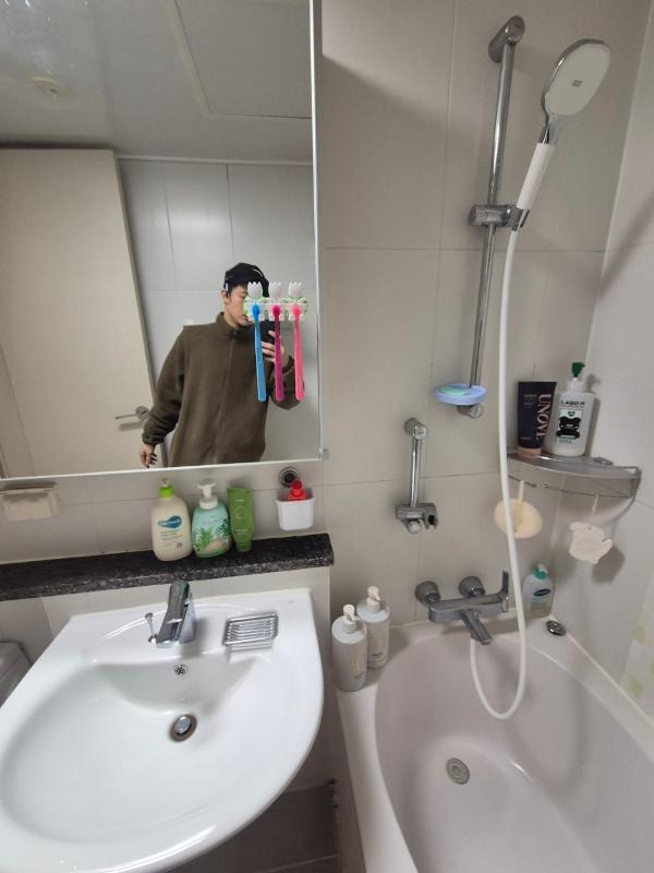 그레이 타일 인테리어 시공 사진 — RAK CURTON DECOR GREY 600X1200