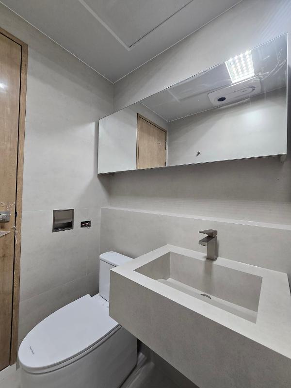 화이트 타일 인테리어 시공 사진 — NEW NEBULA WHITE 600X600 포세린(반무광)