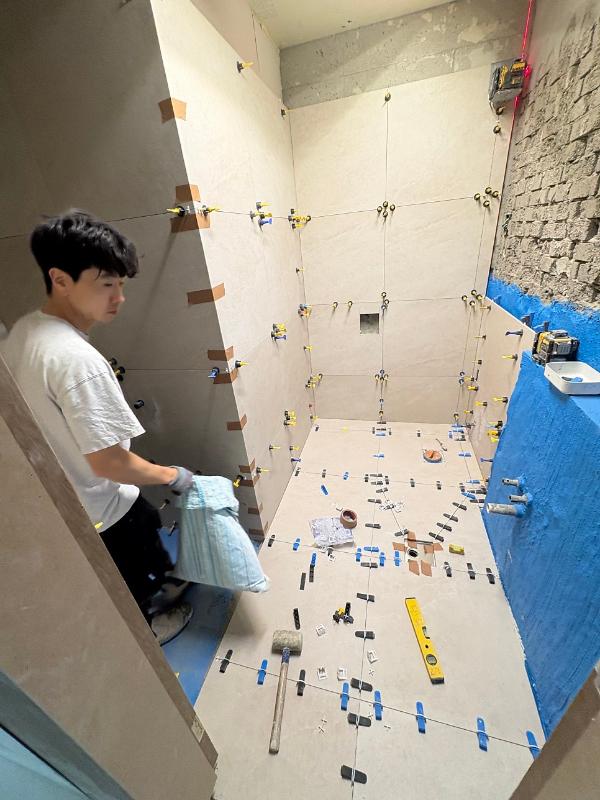 베이지 타일 인테리어 시공 사진 — 아이솔 베이지 타일 600X600