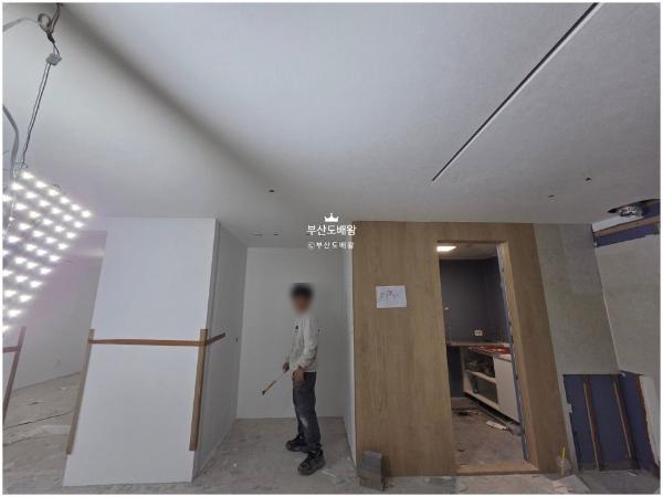 퓨어화이트 도배 인테리어 시공 사진 — 디아망 퓨어화이트