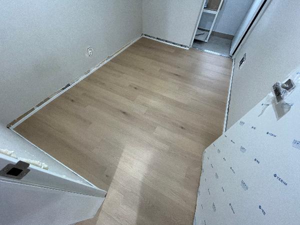 내추럴 우드 마루 인테리어 시공 사진 — 이건마루 그린165 내추럴오크