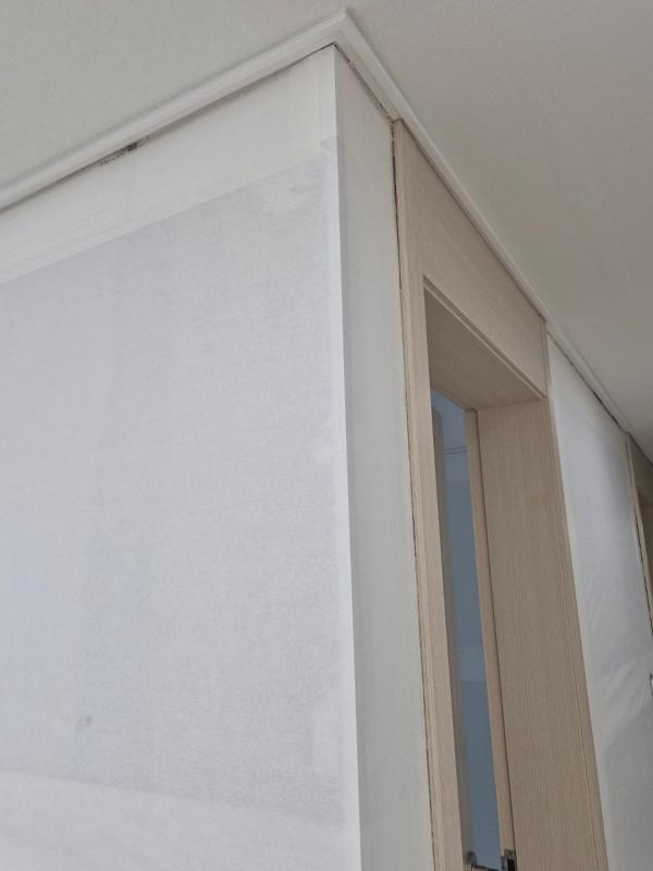 테라코타·클레이 도배 인테리어 시공 사진 — 개나리 로하스 87456-7 매트회벽 클레이화이트