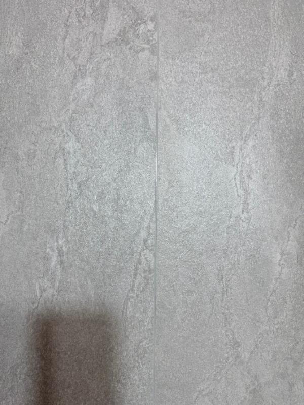 그레이 타일 인테리어 시공 사진 — 퍼플렉스 P-30 오프화이트그레이